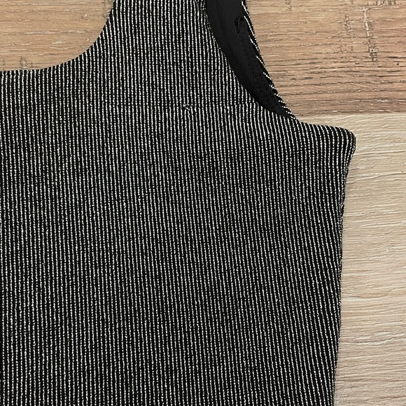 Babaton Shimmer Cropped Tank - Picture 4 of 4